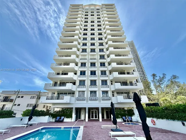 3-bedroom rental at 6422 Collins Avenue #1403, Miami Beach