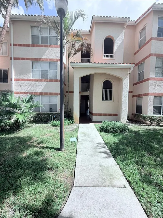 2-bedroom rental at 3450 N Pinewalk Drive N #438, Margate