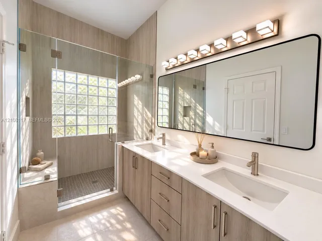 3-bedroom rental at 703 Willow Bend Road #., Weston