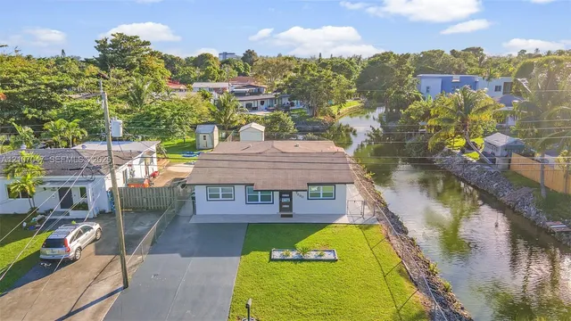 4-bedroom rental at 7290 SW 34th St Road, Miami