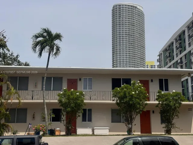 Commercial at 435 SW 5th Avenue, Miami