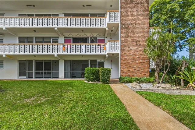 2-bedroom home at 500 S Luna Court #4, Hollywood