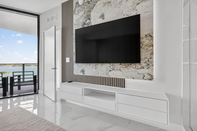 3-bedroom rental at 700 NE 24th Street #2006, Miami