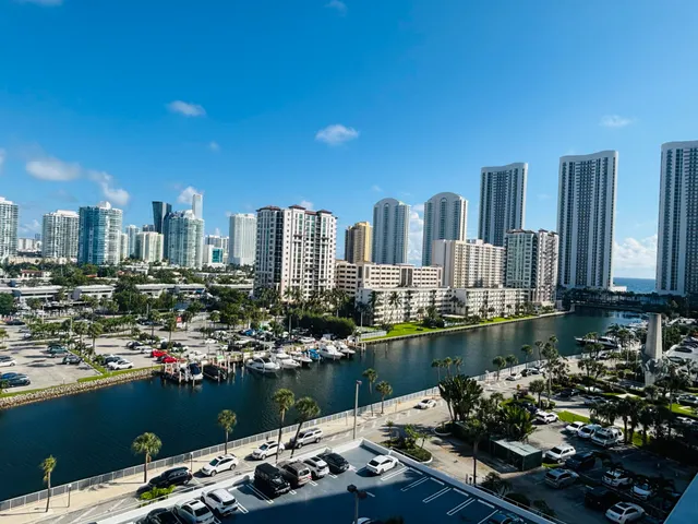 1-bedroom rental at 500 BAYVIEW Drive #925, Sunny Isles Beach