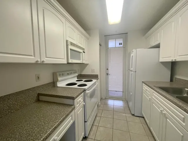 1-bedroom rental at 4812 S Central Boulevard #15, Jupiter