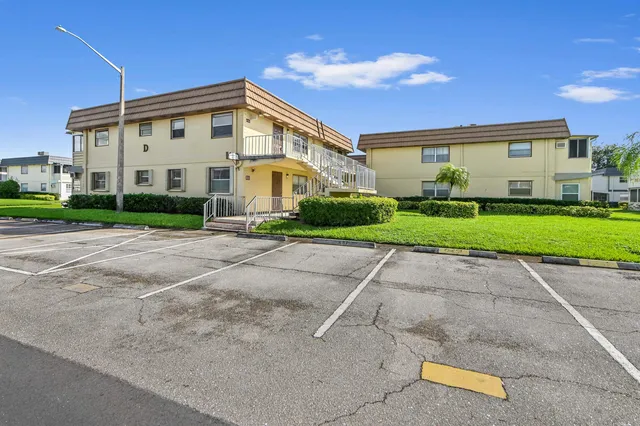 2-bedroom rental at 192 Saxony D Terrace, Delray Beach