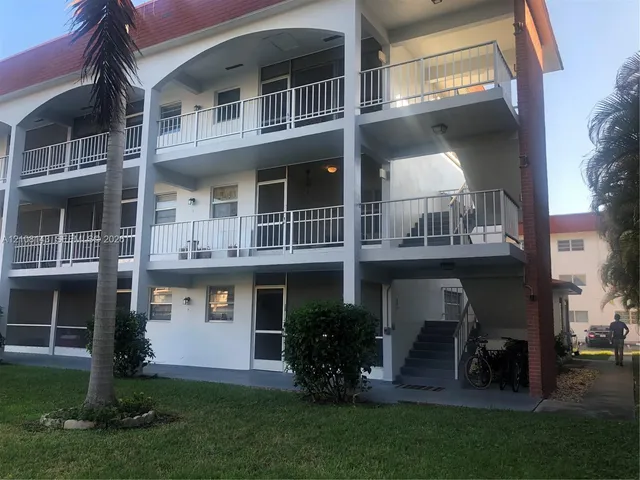 1-bedroom home at 541 Blue Heron Drive #220, Hallandale Beach