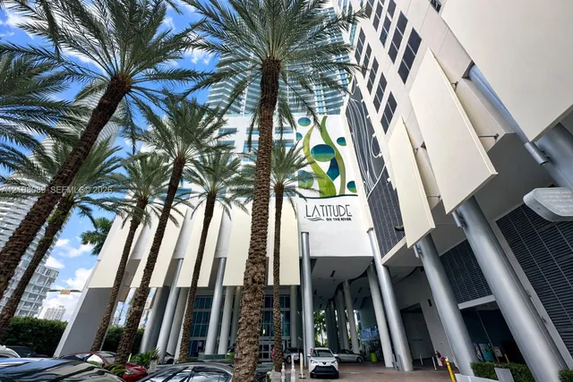 1-bedroom home at 185 SW 7th Street #3608, Miami