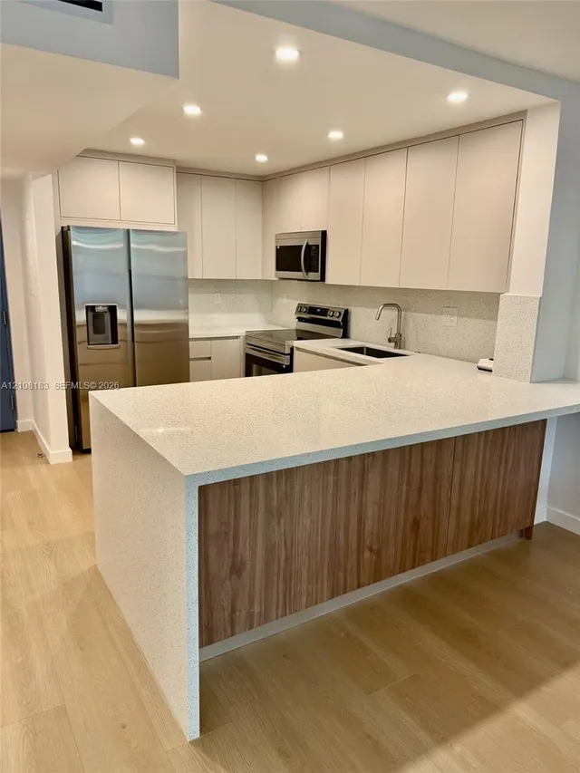 1-bedroom rental at 101 Ocean Lane Drive #205, Key Biscayne