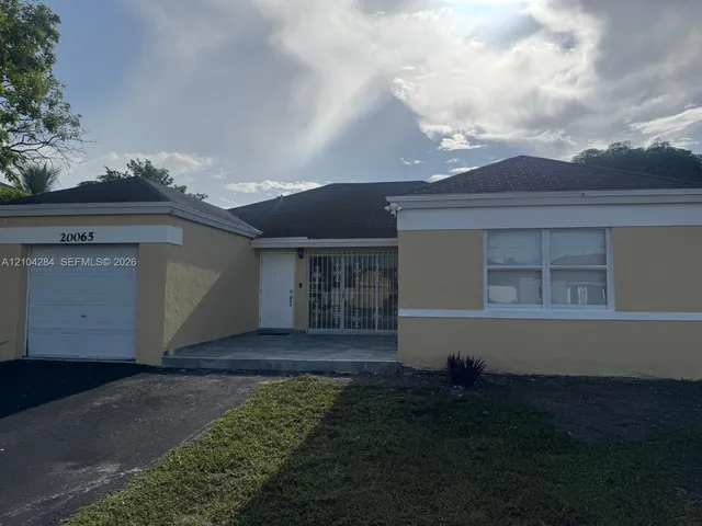 2-bedroom rental at 20065 NW 36 Avenue, Miami Gardens