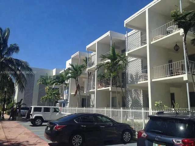 1-bedroom rental at 641 Espanola Way #10, Miami Beach