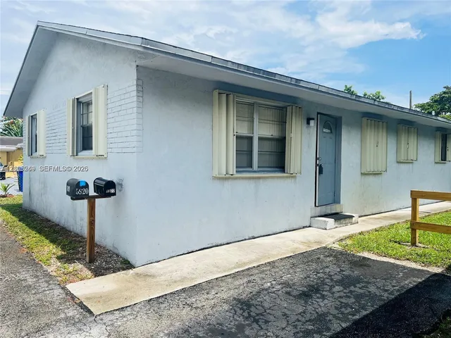 2-bedroom rental at 5920 Garfield Street #front, Hollywood