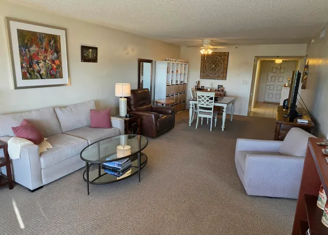 2-bedroom home at 3510 OAKS Way #807, Pompano Beach
