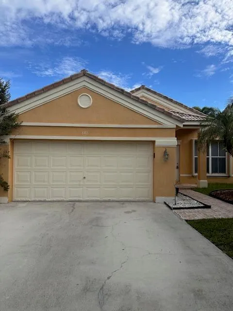 3-bedroom home at 887 SAVANNAH FALLS Drive, Weston