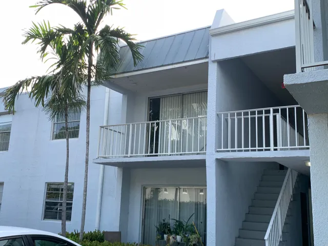 2-bedroom home at 431 Executive Center Drive #206, West Palm Beach