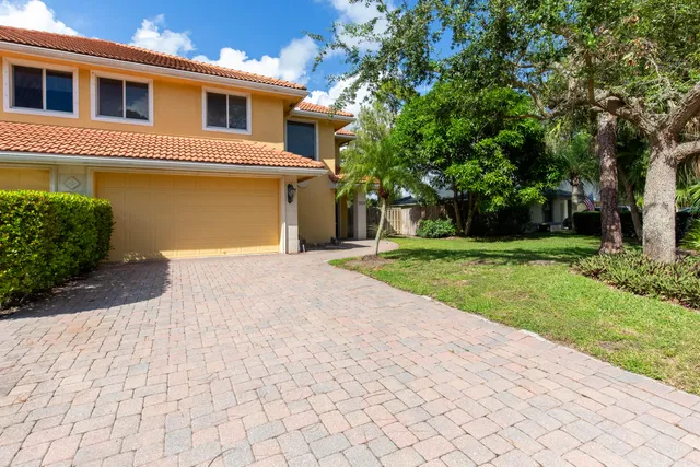 6-bedroom rental at 1036 STAGHORN Street, Wellington