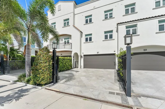3-bedroom rental at 57 ISLE OF VENICE Drive #57, Fort Lauderdale