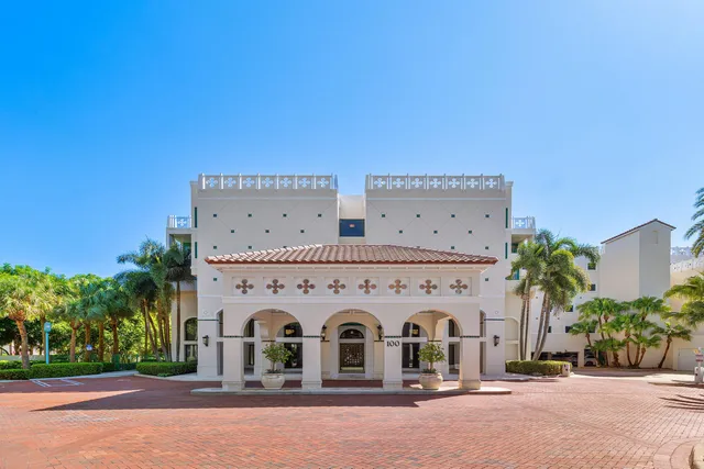 2-bedroom rental at 100 SE 5th Avenue #414, Boca Raton