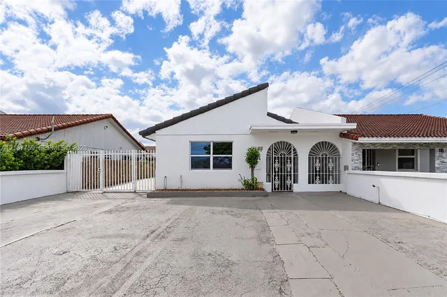 3-bedroom home at 20 SW 115th Avenue, Sweetwater