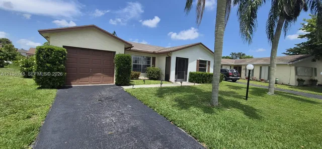 2-bedroom home at 4490 Pine Garden Lane, Lake Worth