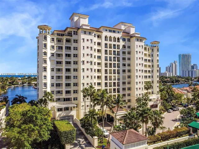 3-bedroom home at 20165 NE 39 Place #403, Aventura