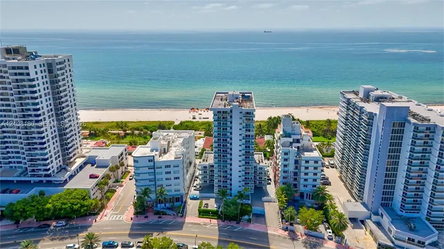 2-bedroom home at 2457 Collins Avenue #1501, Miami Beach