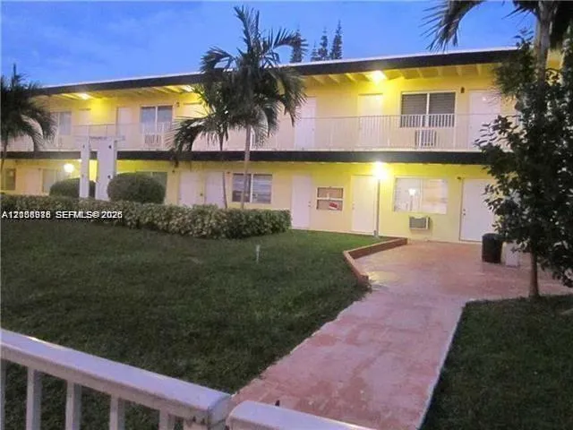 1-bedroom rental at 16851 NE 21st Avenue #7, North Miami Beach