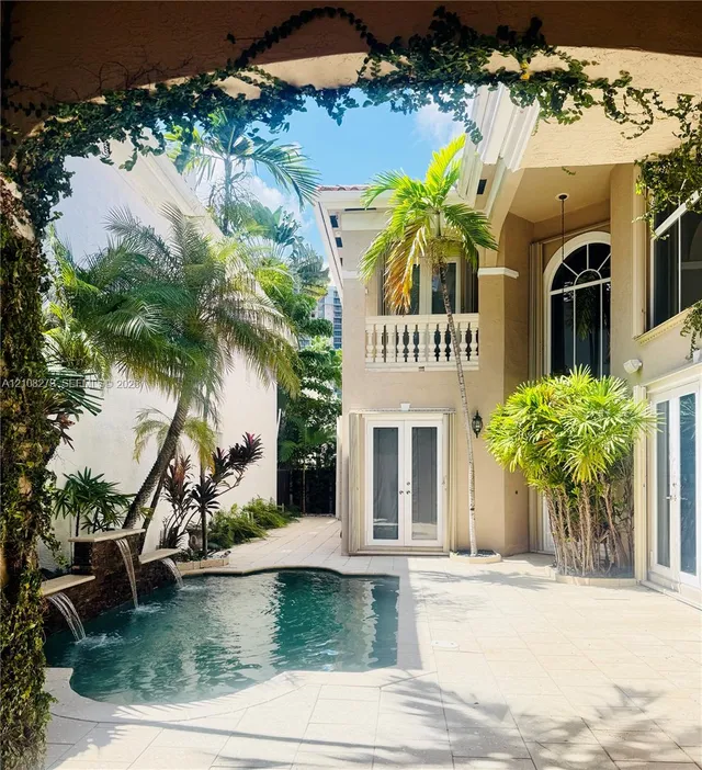5-bedroom rental at 19424 39th Avenue, Sunny Isles Beach