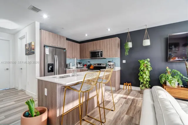 2-bedroom rental at 3455 NE 5th Avenue #6, Oakland Park