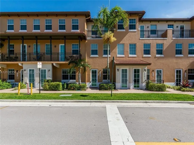 3-bedroom rental at 14726 SW 10th Street #10511, Pembroke Pines