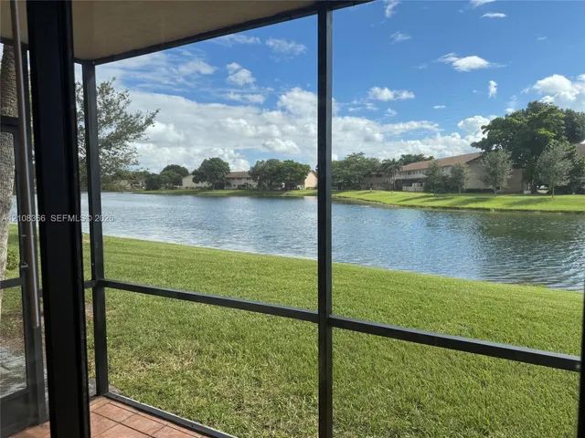 2-bedroom rental at 9944 Nob Hill Court #9944, Sunrise