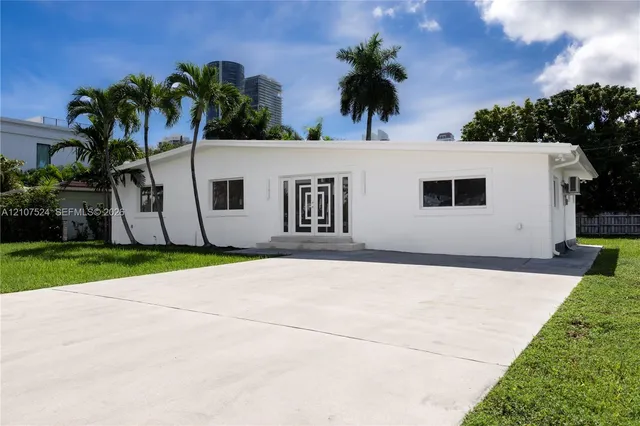 4-bedroom rental at 310 190th Street, Sunny Isles Beach