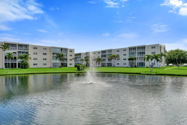 1-bedroom home at 202 SE 10TH Street #203, Dania Beach