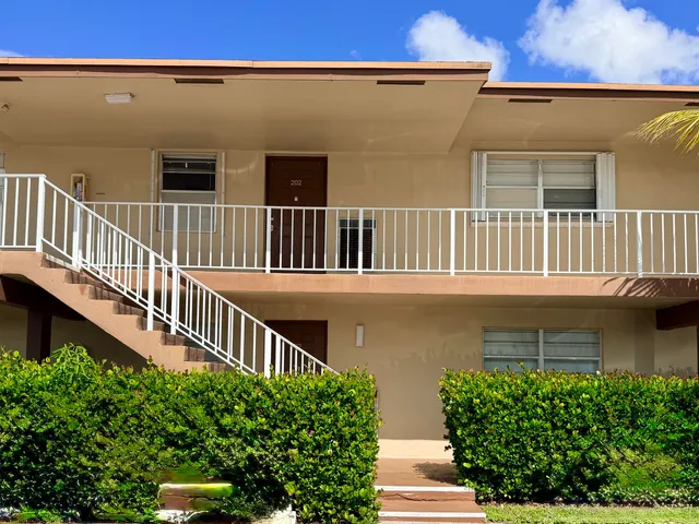 2-bedroom home at 7505 NW 5th Court #102, Margate