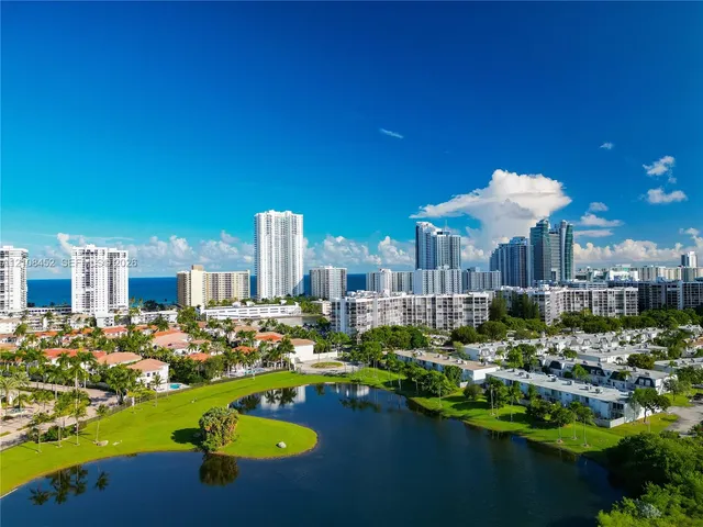 2-bedroom home at 1000 Parkview Drive #809, Hallandale Beach