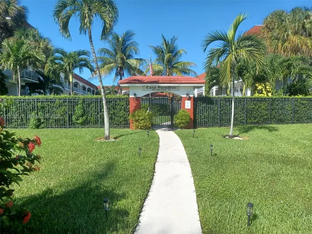 2-bedroom home at 541 Blue Heron Drive #204, Hallandale Beach