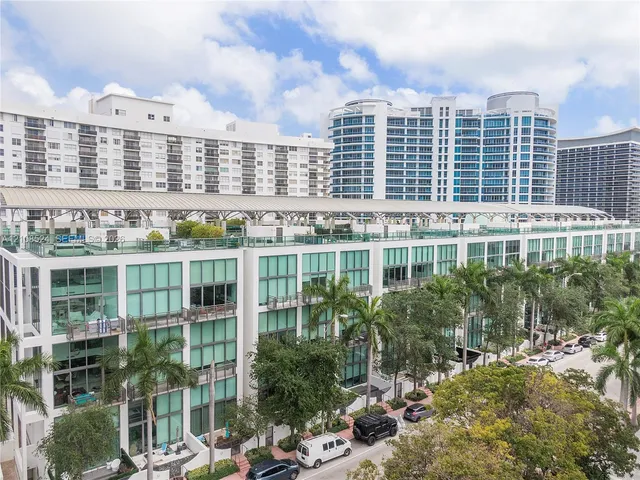 1-bedroom home at 6000 Collins Avenue #527, Miami Beach