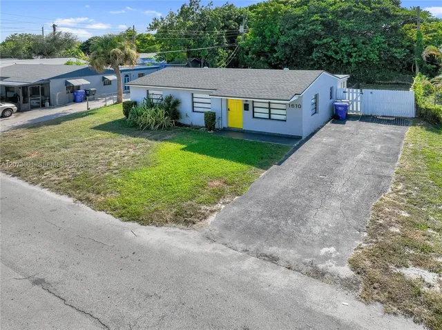 3-bedroom home at 1610 S 24th Court, Hollywood