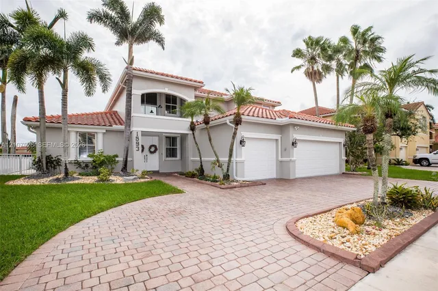 5-bedroom rental at 1593 SW 189th Avenue, Pembroke Pines
