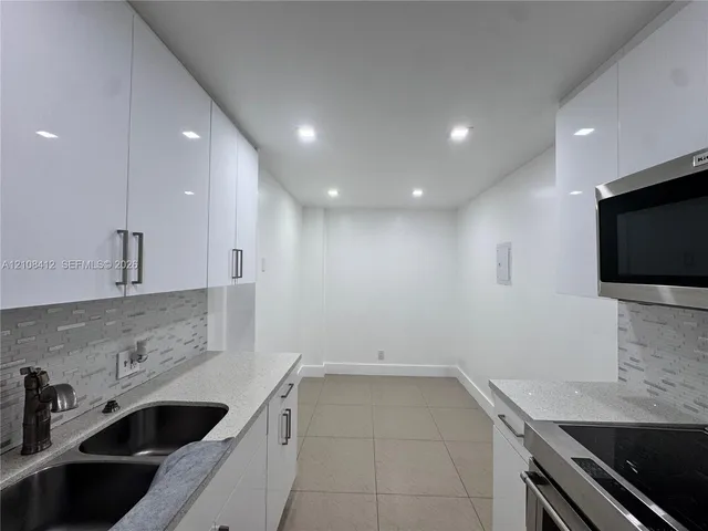 2-bedroom rental at 4200 Hillcrest Drive #604, Hollywood