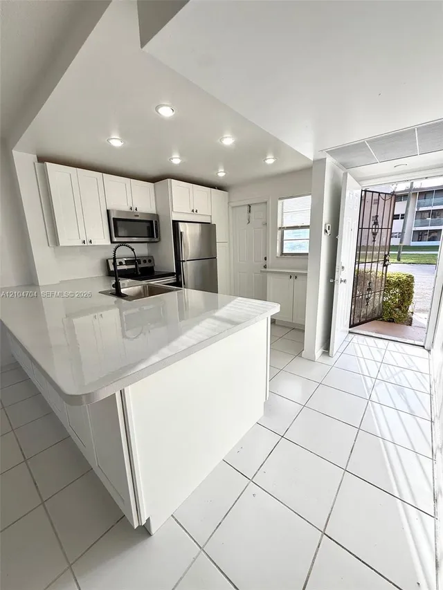 1-bedroom rental at 20111 NE 27th Court #K107, Aventura