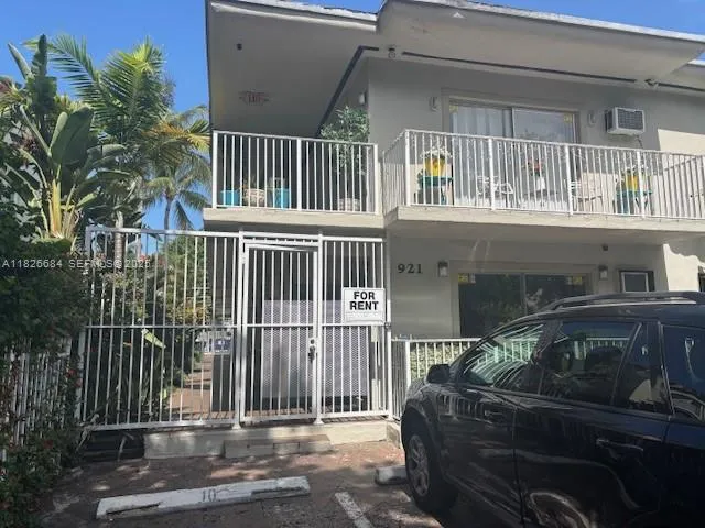 2-bedroom rental at 921 Meridian Avenue #2, Miami Beach