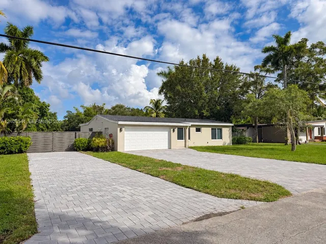 2-bedroom rental at 416 Bayberry Drive, Plantation