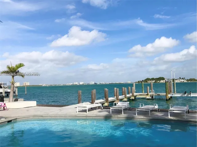 5-bedroom rental at 1741 Cleveland Road, Miami Beach