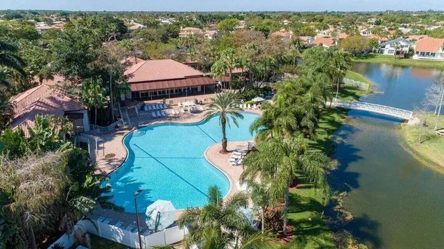 2-bedroom rental at 20511 Vía Marisa, Boca Raton
