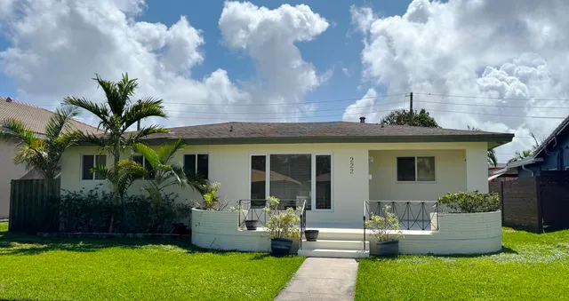 3-bedroom rental at 222 SE 2ND Terrace, Dania Beach