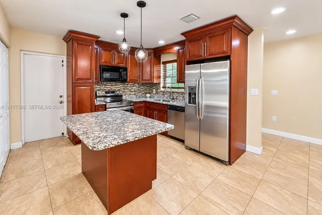 3-bedroom home at 859 Caroline Circle, Palm Beach