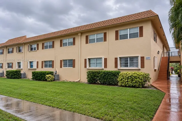 1-bedroom home at 600 SW 2nd Avenue #137, Boca Raton
