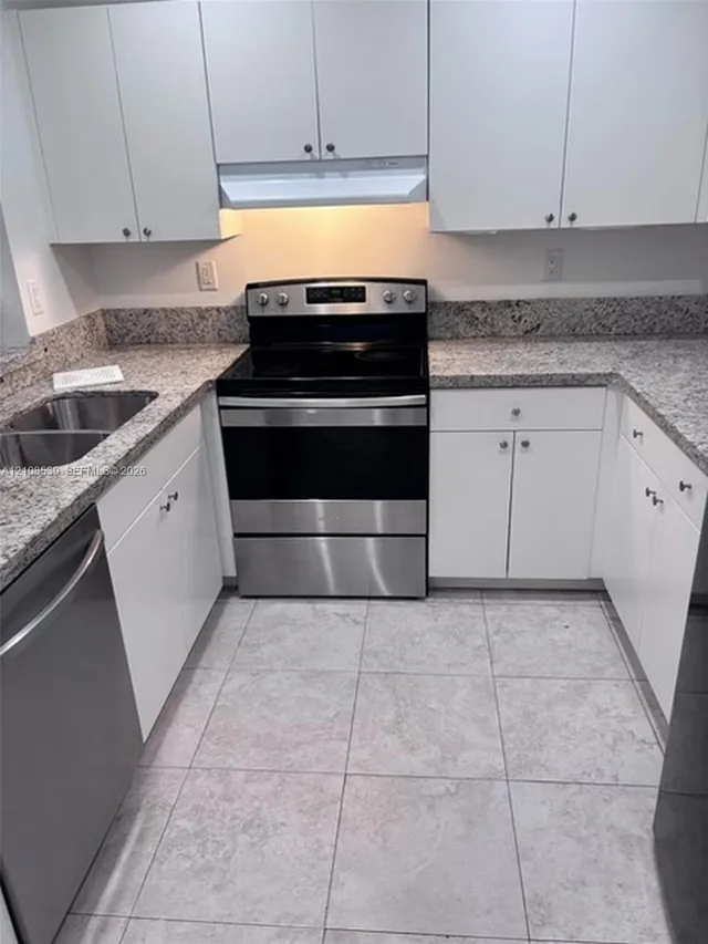 2-bedroom rental at 710 E 9th Street #216, Hialeah