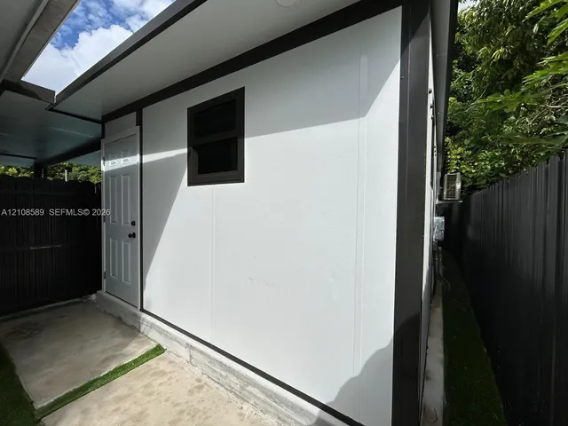 1-bedroom rental at 1031 NE 151st Street #1, North Miami Beach